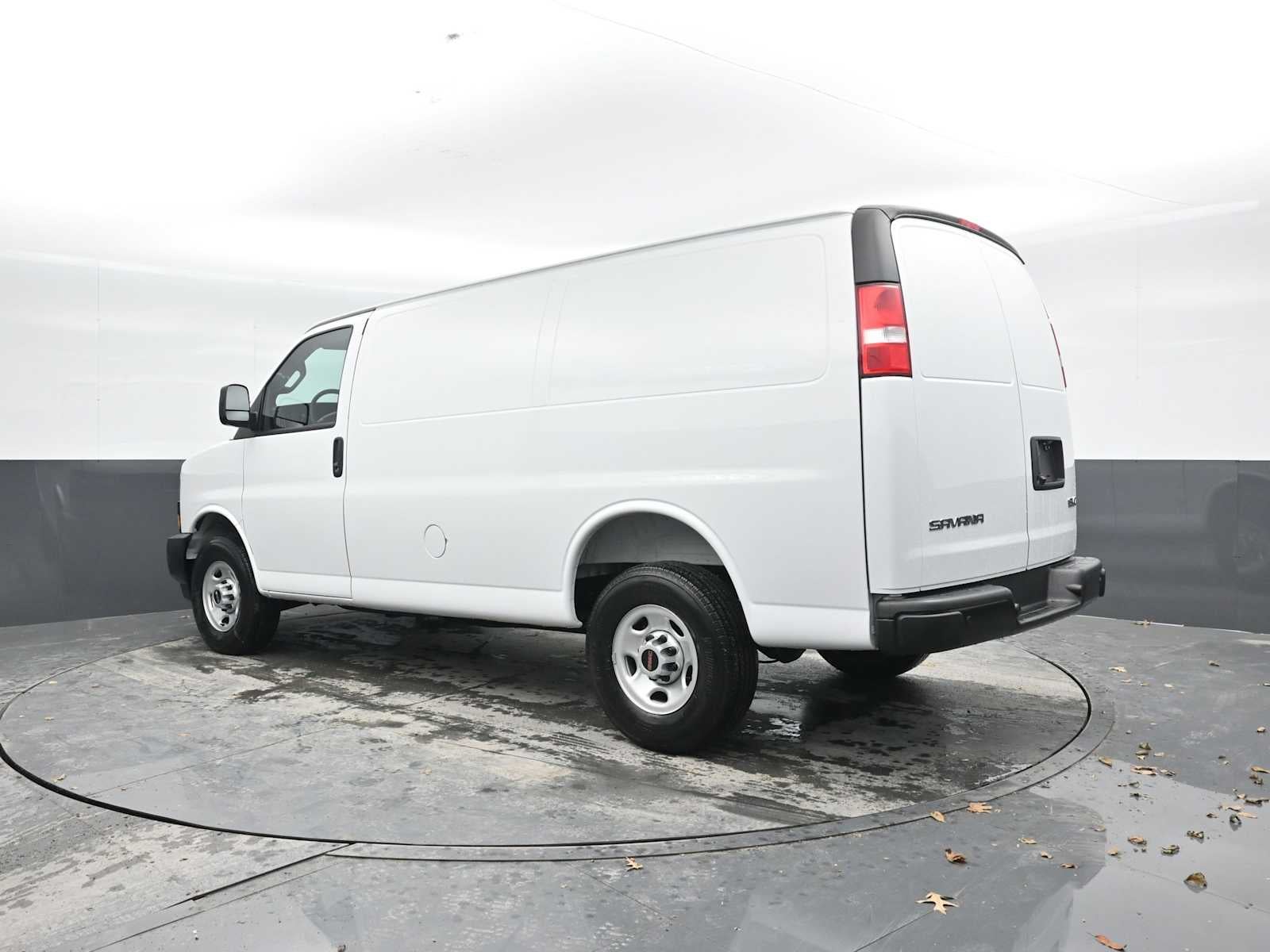 2025 GMC Savana Cargo 2500 Work Van