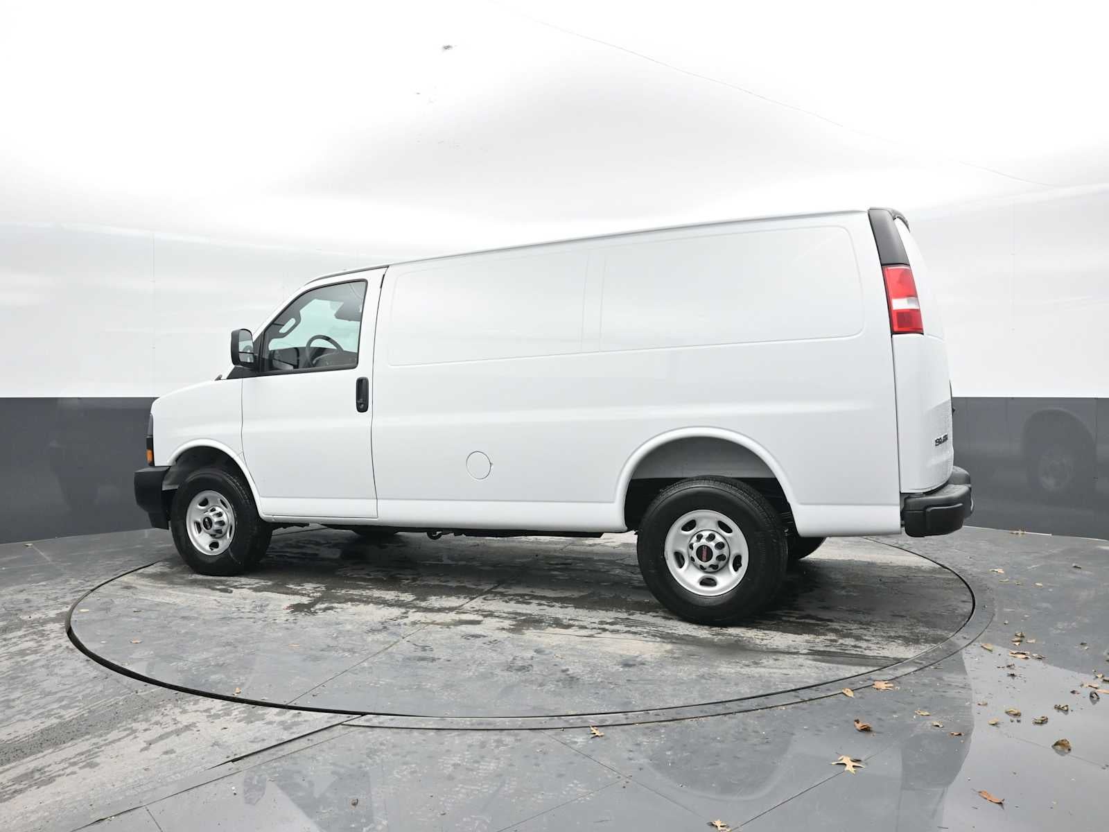 2025 GMC Savana Cargo 2500 Work Van