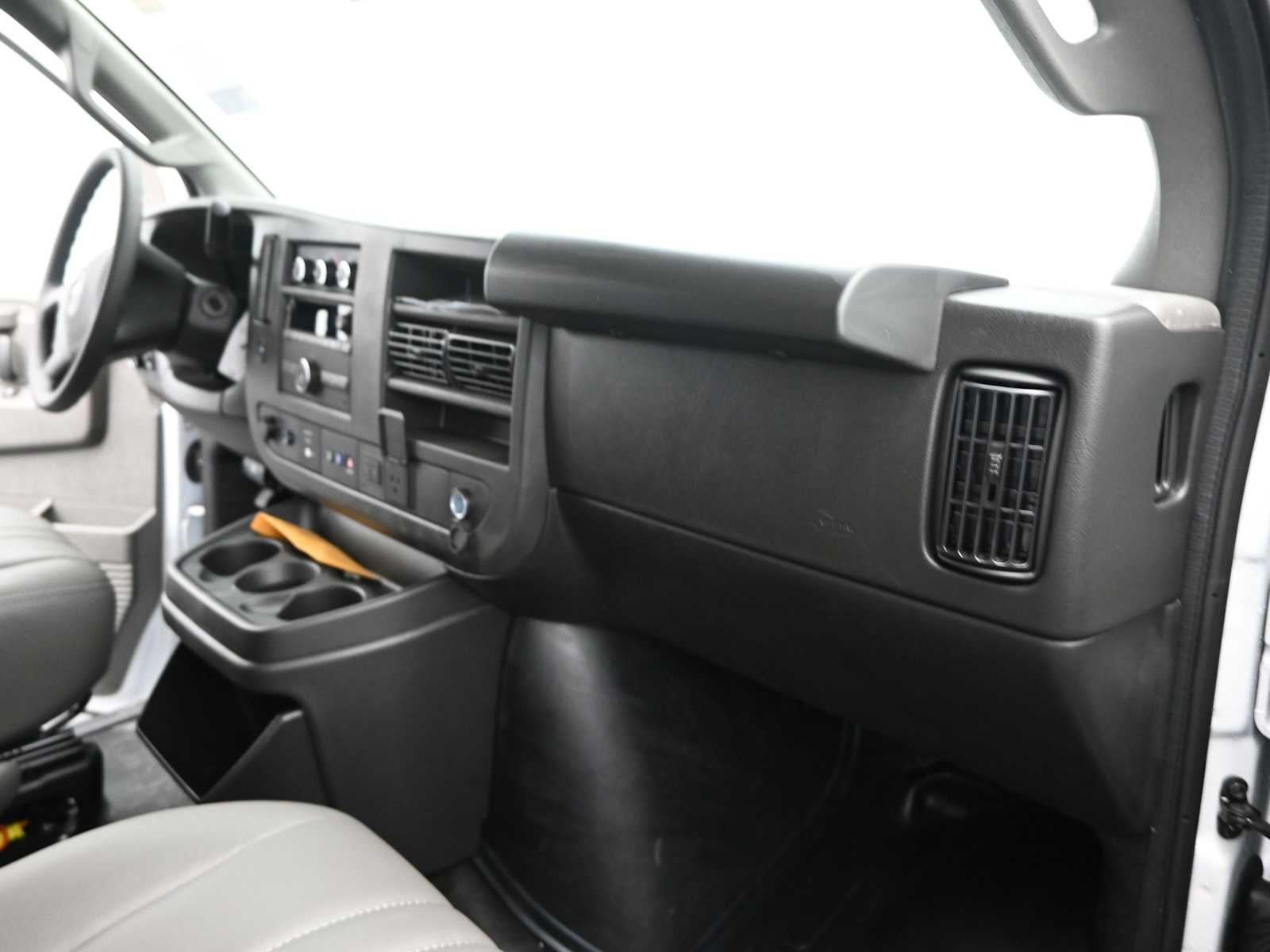 2025 GMC Savana Cargo 2500 Work Van