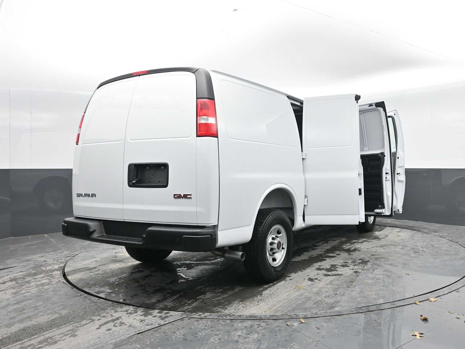 2025 GMC Savana Cargo 2500 Work Van