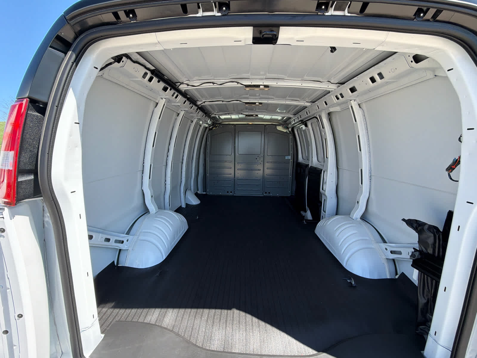 2025 GMC Savana Cargo Work Van