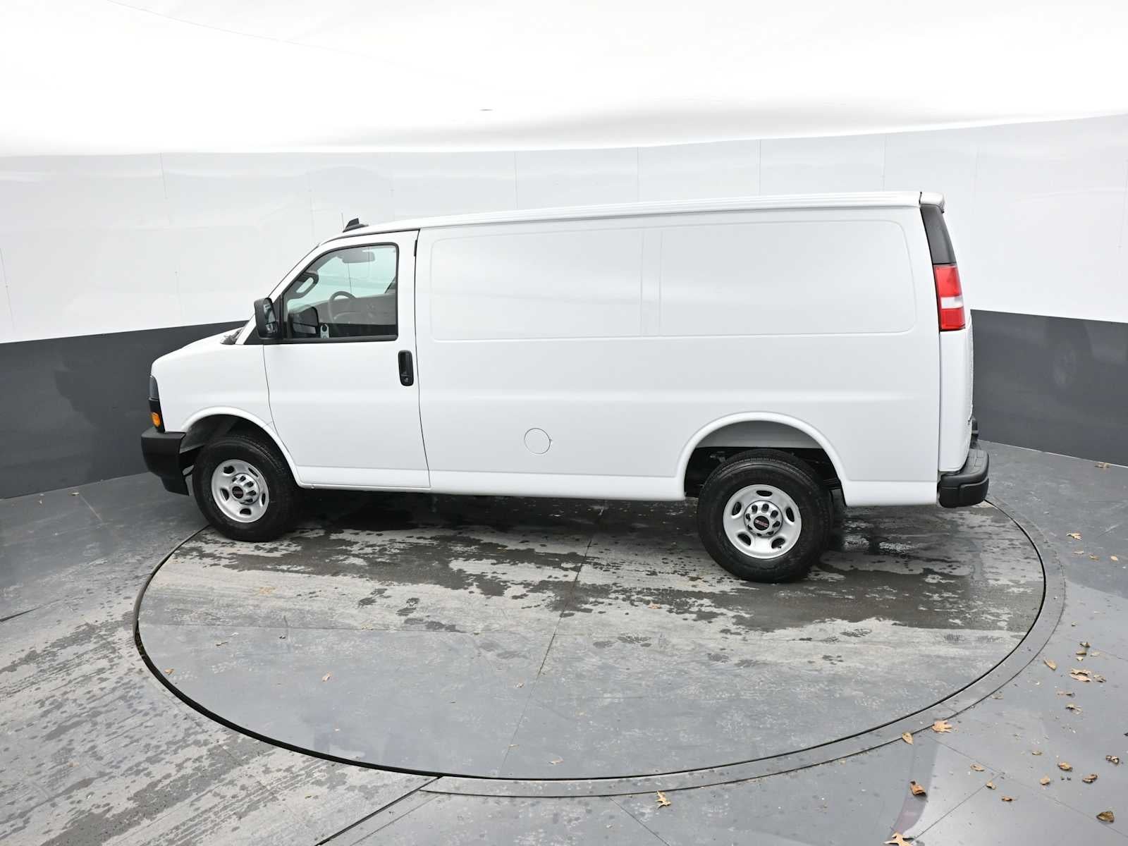 2025 GMC Savana Cargo 2500 Work Van