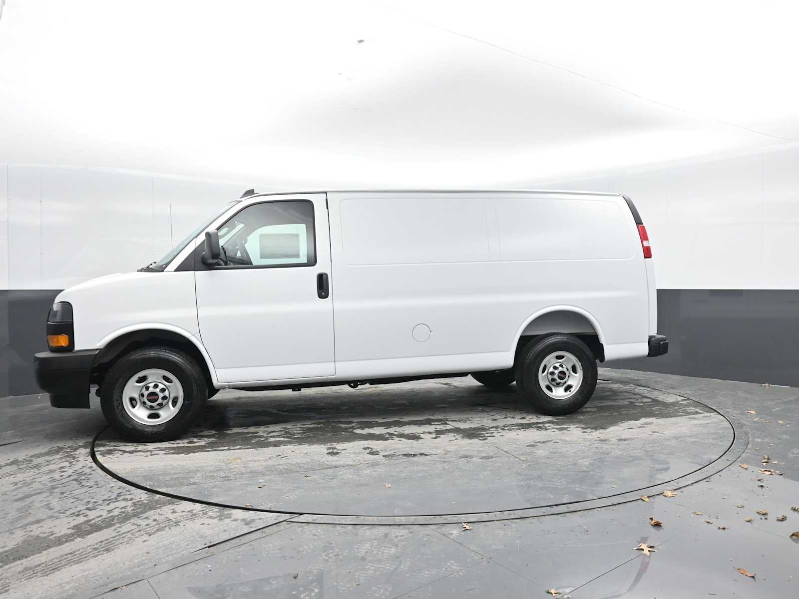 2025 GMC Savana Cargo 2500 Work Van