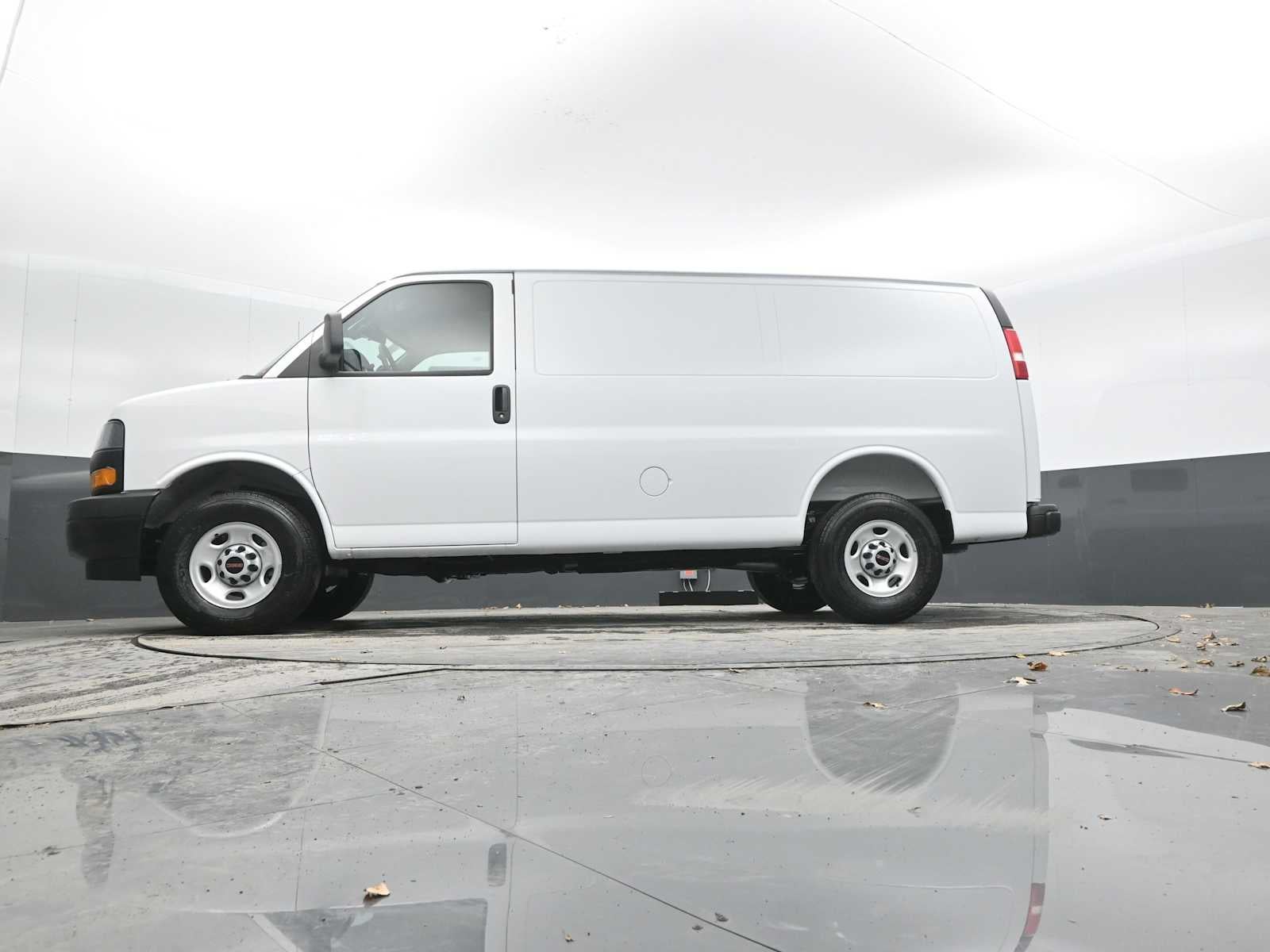 2025 GMC Savana Cargo 2500 Work Van