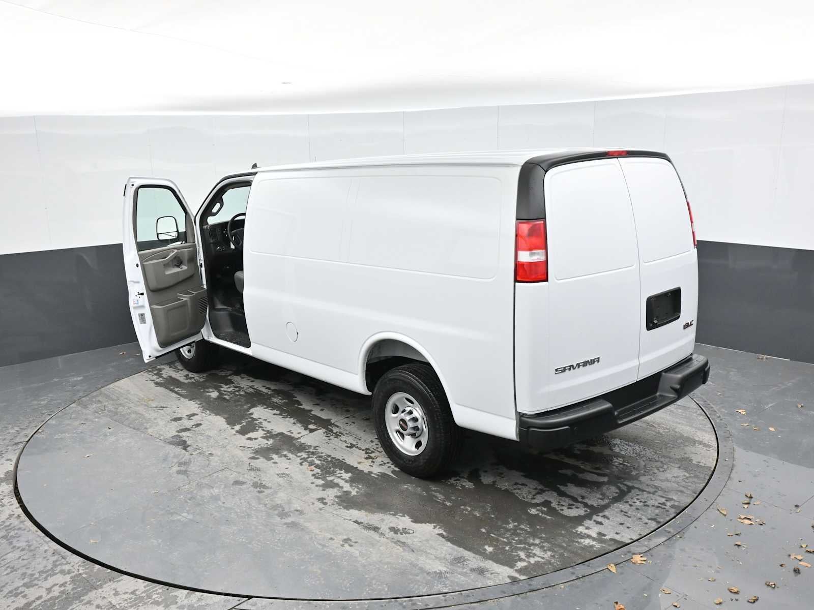2025 GMC Savana Cargo 2500 Work Van
