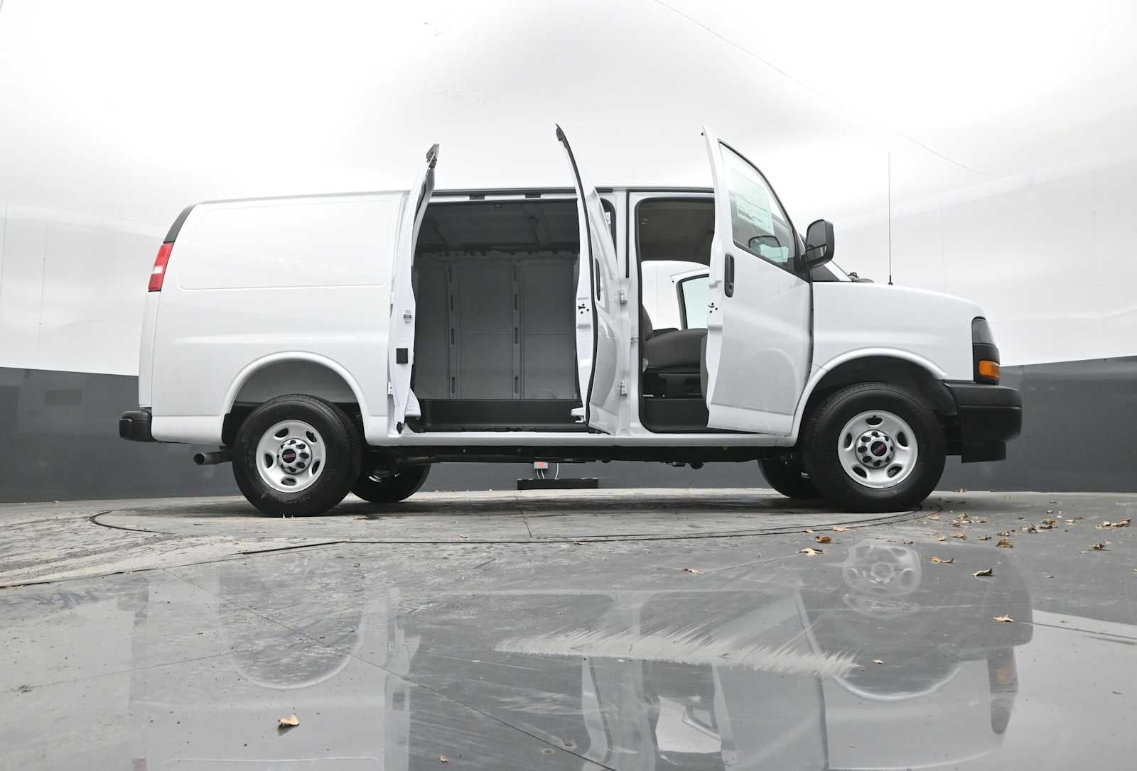 2025 GMC Savana Cargo 2500 Work Van
