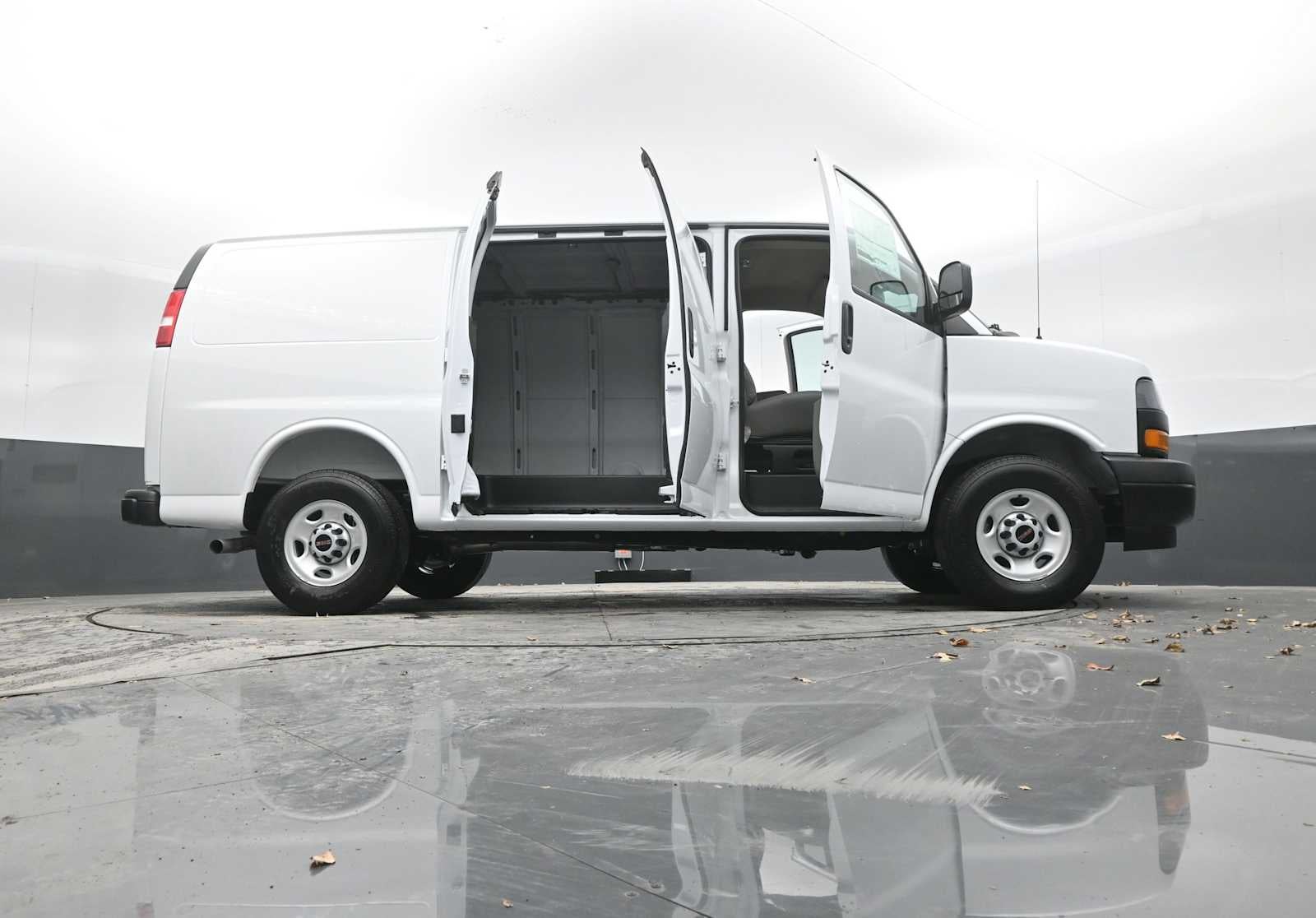 2025 GMC Savana Cargo Work Van