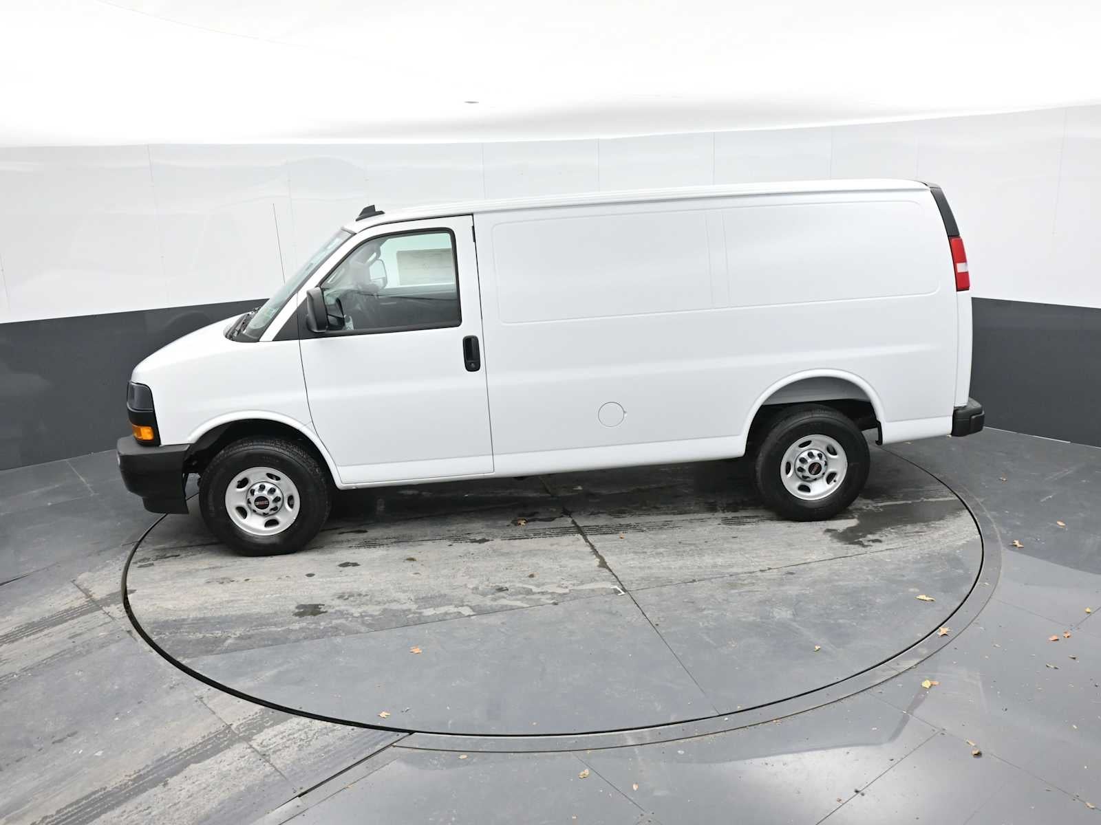 2025 GMC Savana Cargo 2500 Work Van
