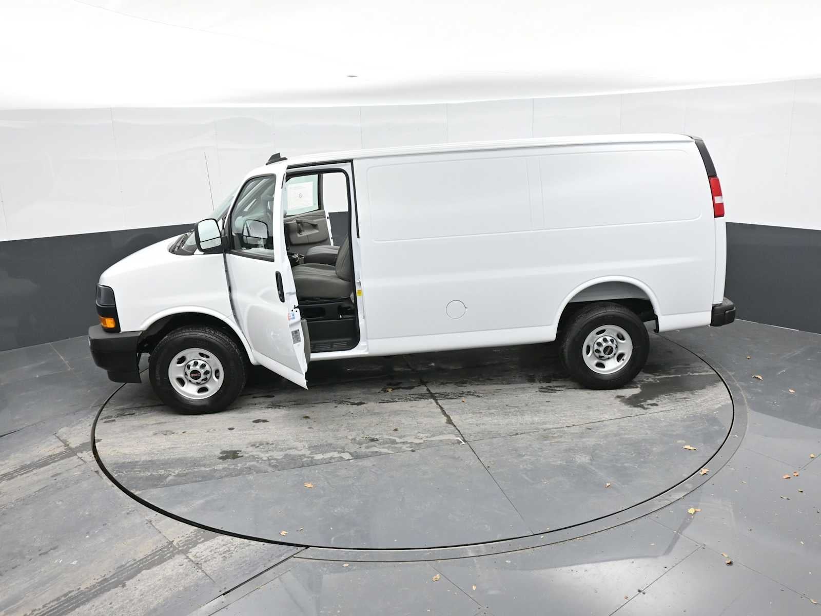 2025 GMC Savana Cargo 2500 Work Van