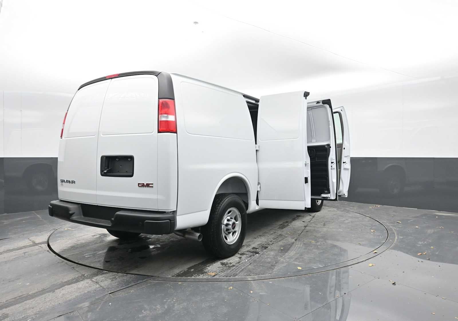 2025 GMC Savana Cargo 2500 Work Van