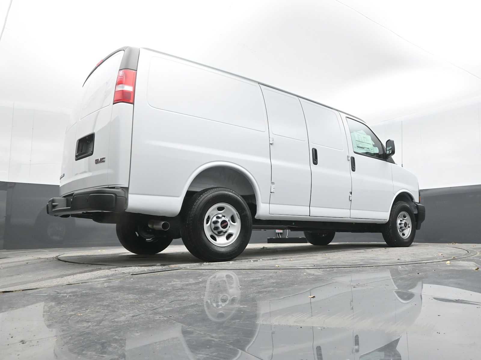 2025 GMC Savana Cargo Work Van
