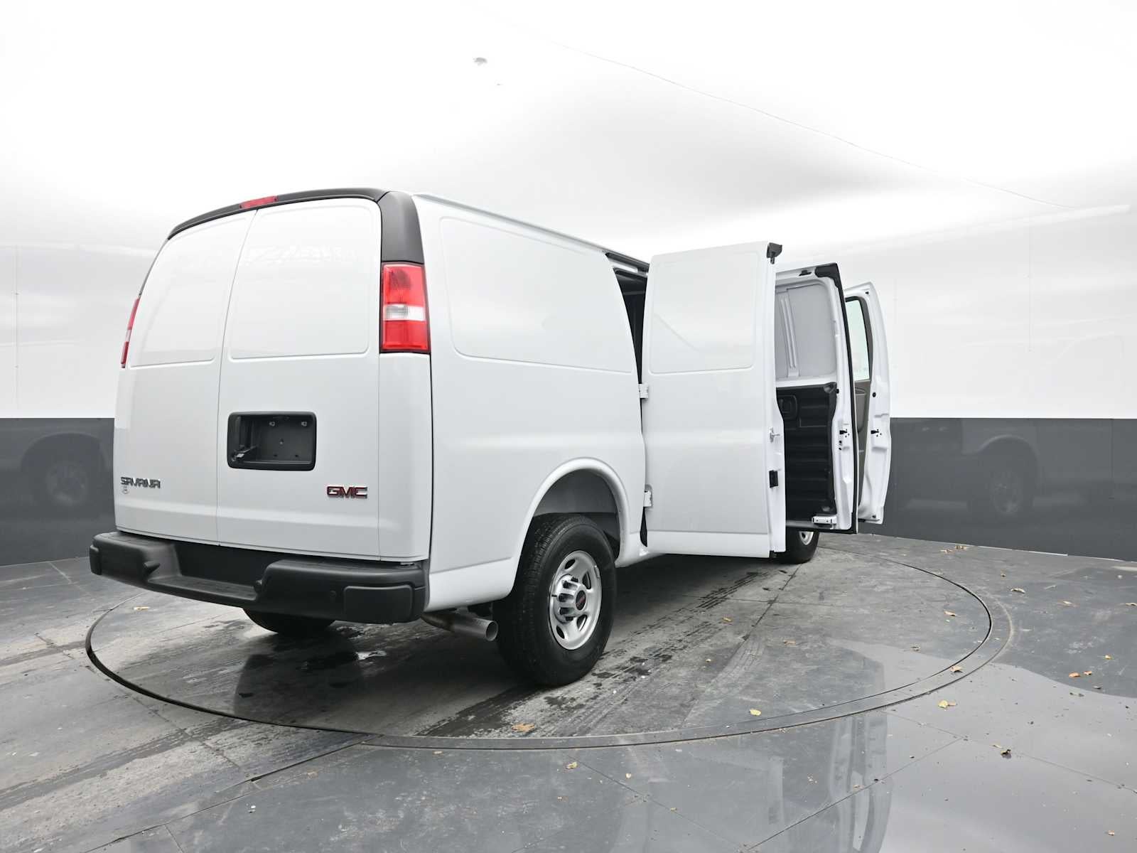 2025 GMC Savana Cargo Work Van