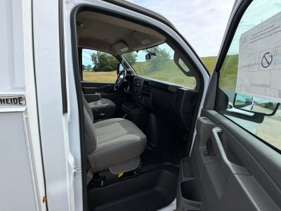 2025 GMC Savana Cutaway 3500 1WT