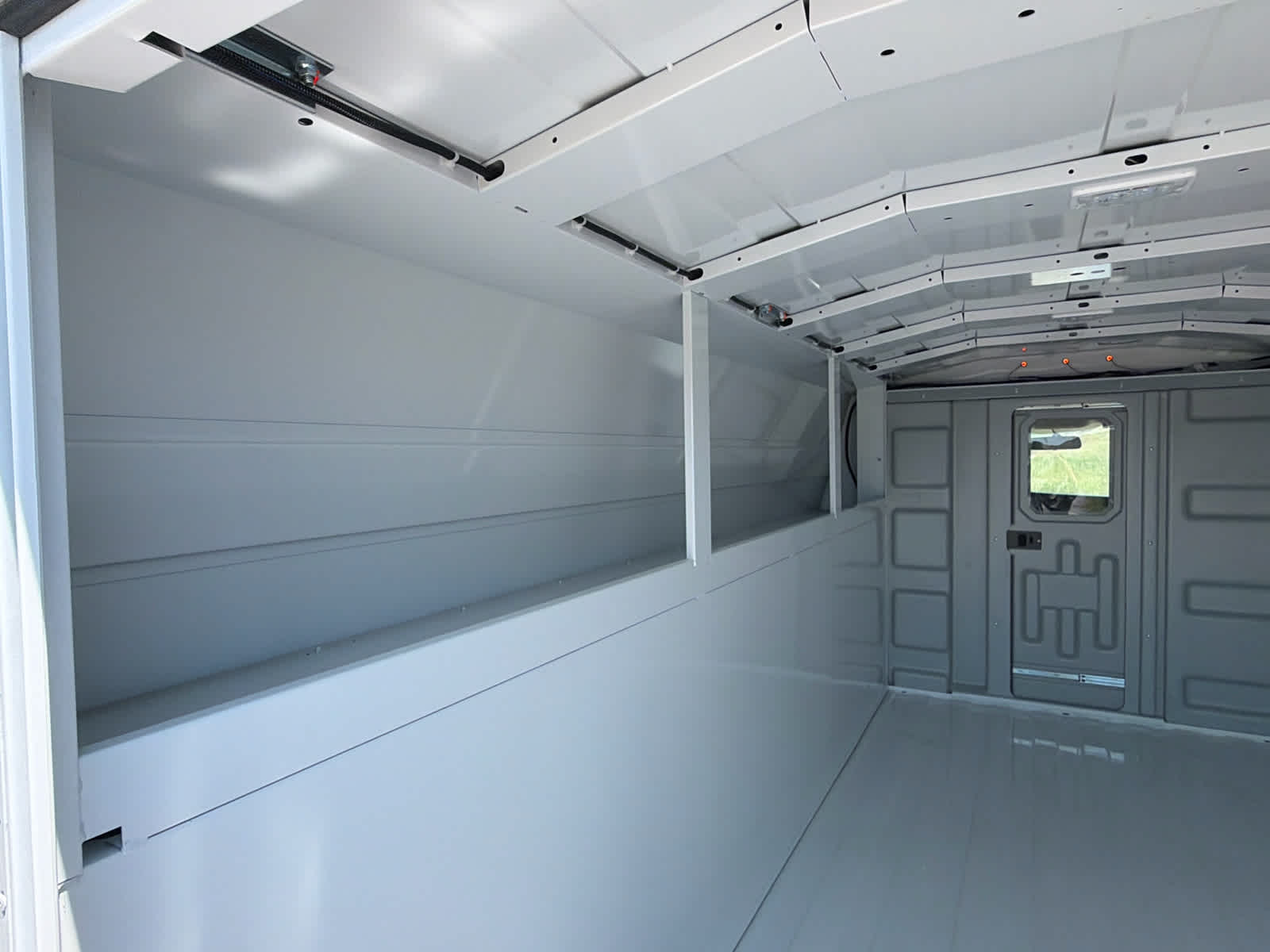 2025 GMC Savana Cutaway 3500 1WT