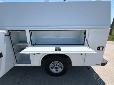 2025 GMC Savana Cutaway 3500 1WT