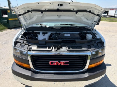2025 GMC Savana Cutaway 3500 1WT