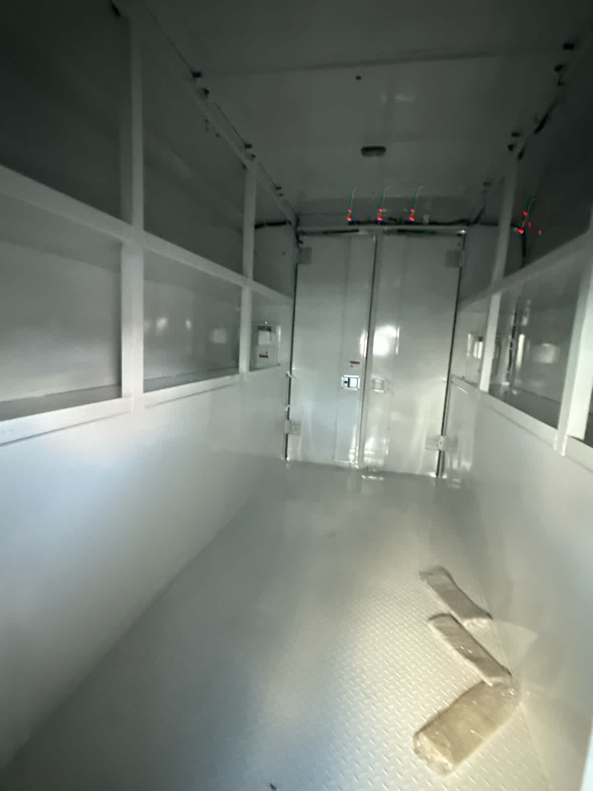 2025 GMC Savana Cutaway 3500 1WT