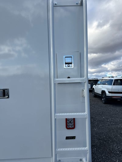 2025 GMC Savana Cutaway 3500 1WT