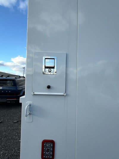 2025 GMC Savana Cutaway 3500 1WT