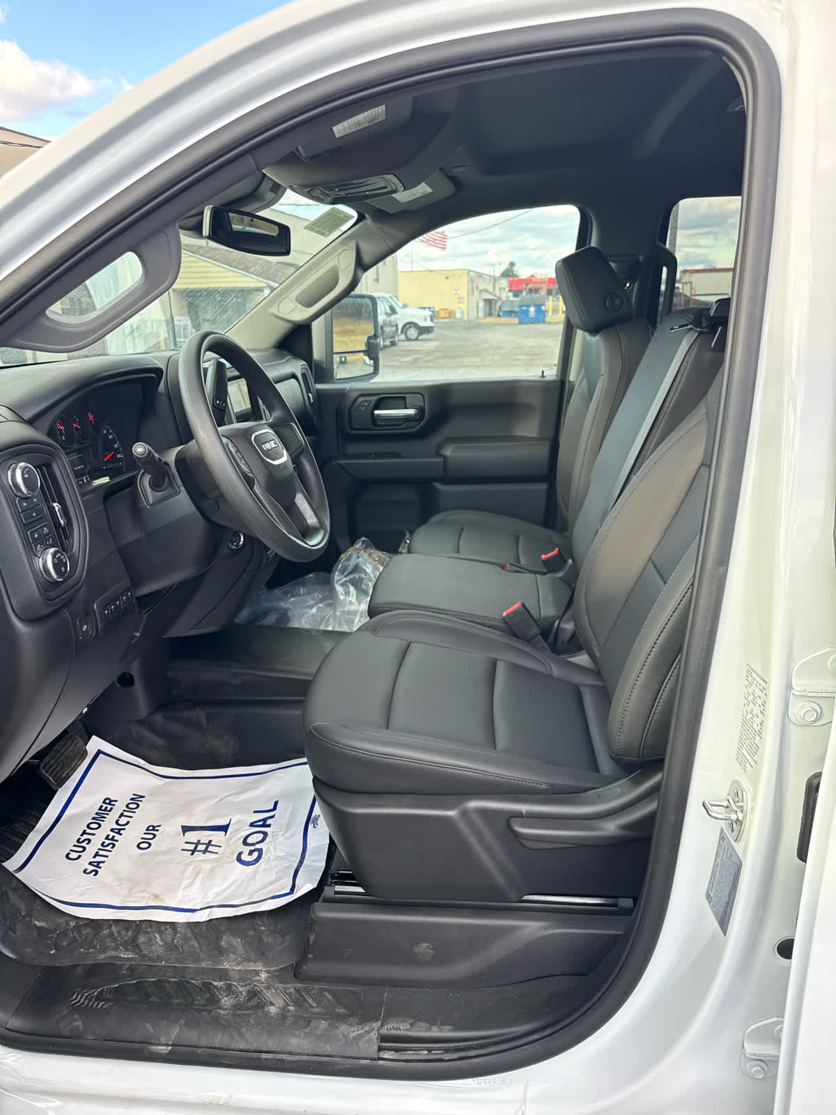 2025 GMC Sierra 2500 HD Pro