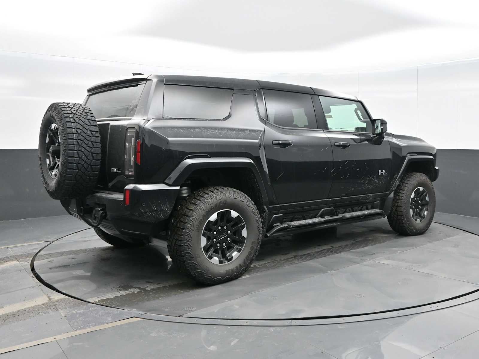 2024 GMC HUMMER EV SUV 2X