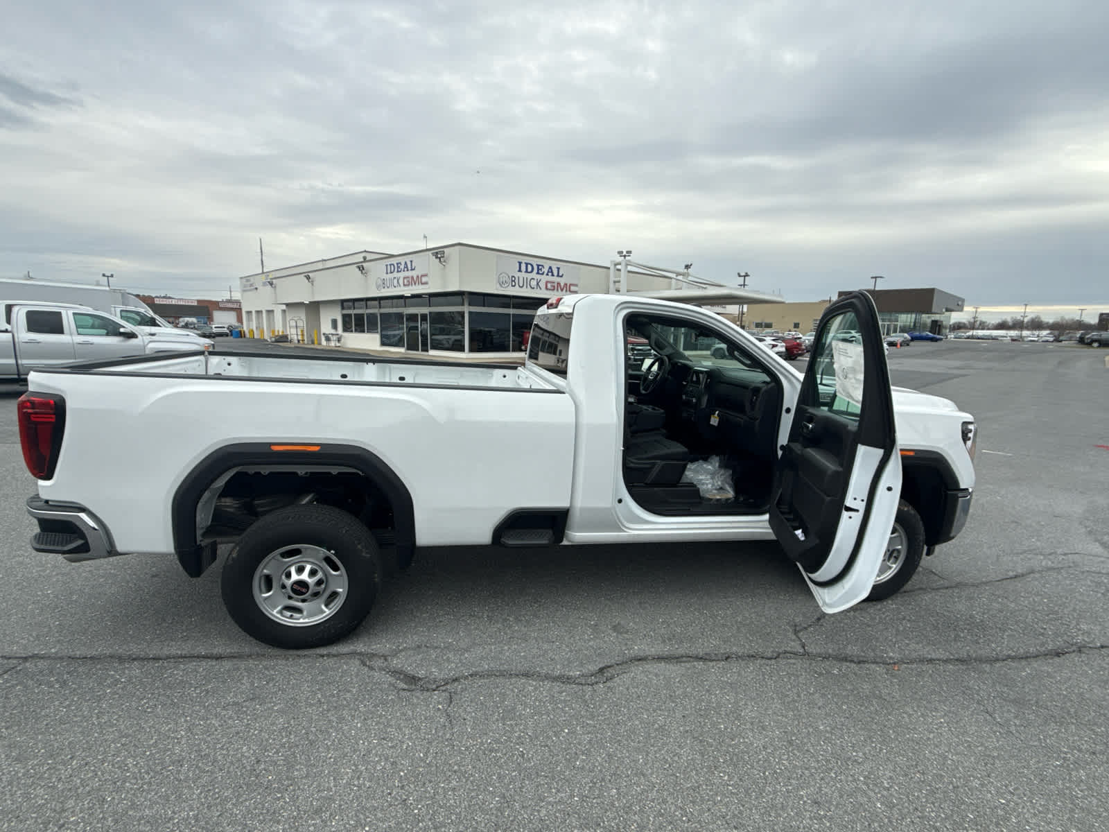 2024 GMC Sierra 2500 HD Pro