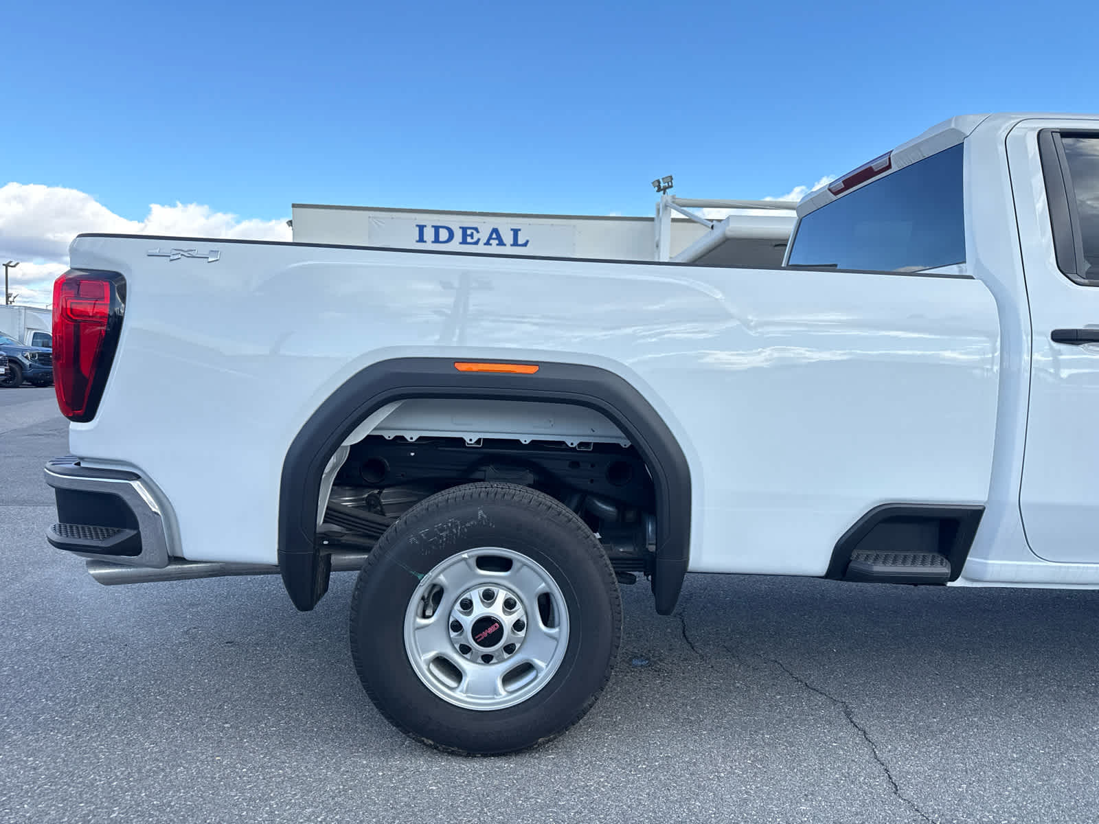 2025 GMC Sierra 2500 HD Pro