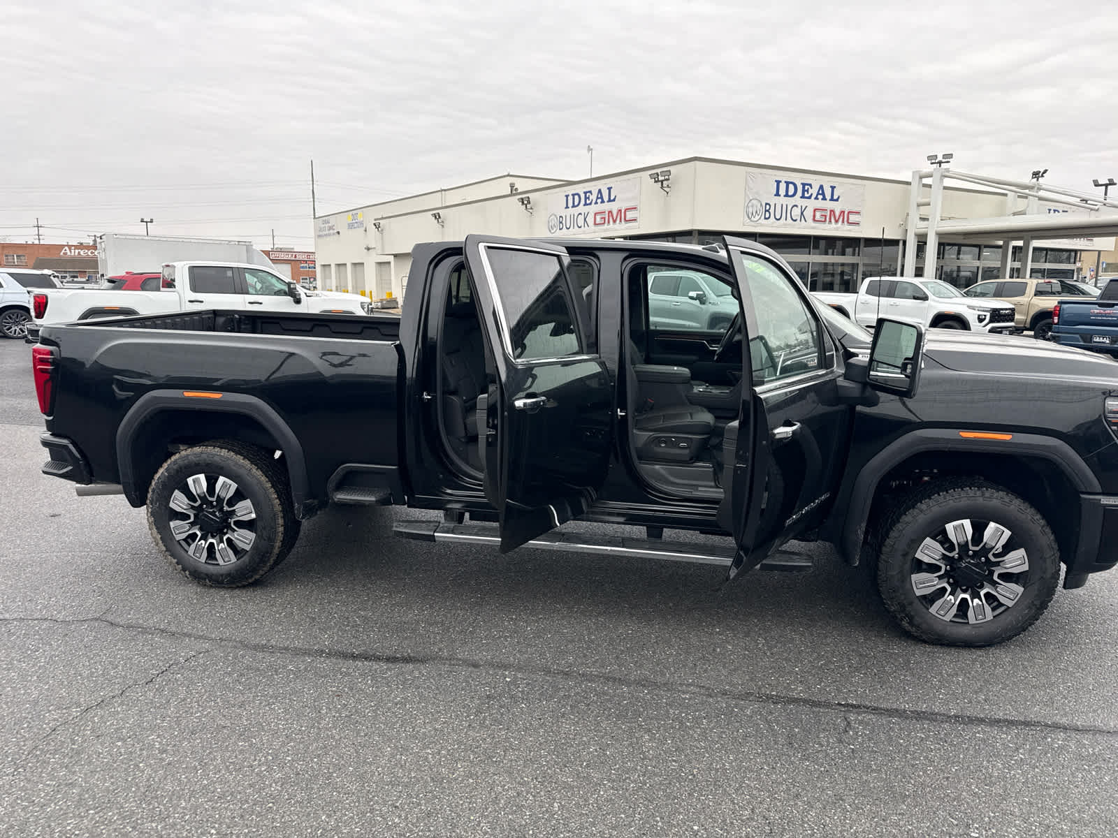 2025 GMC Sierra 2500 HD Denali