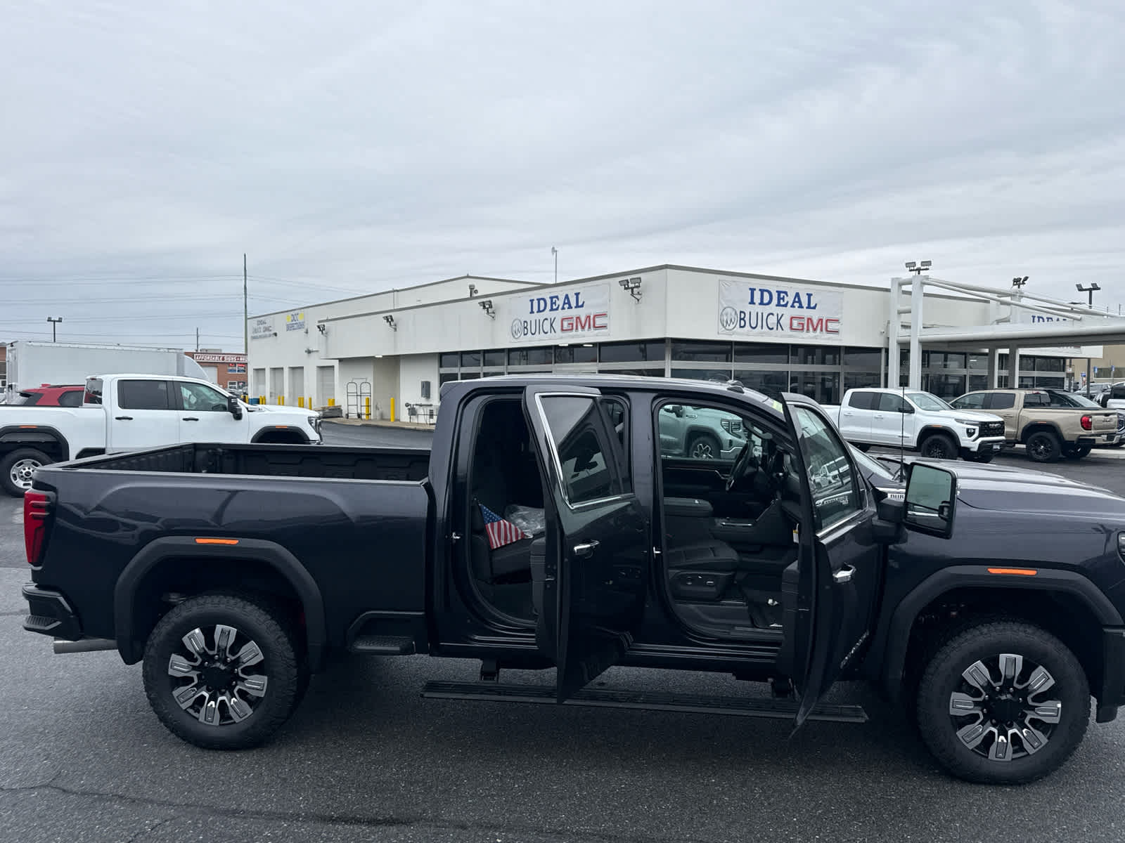 2025 GMC Sierra 2500 HD Denali