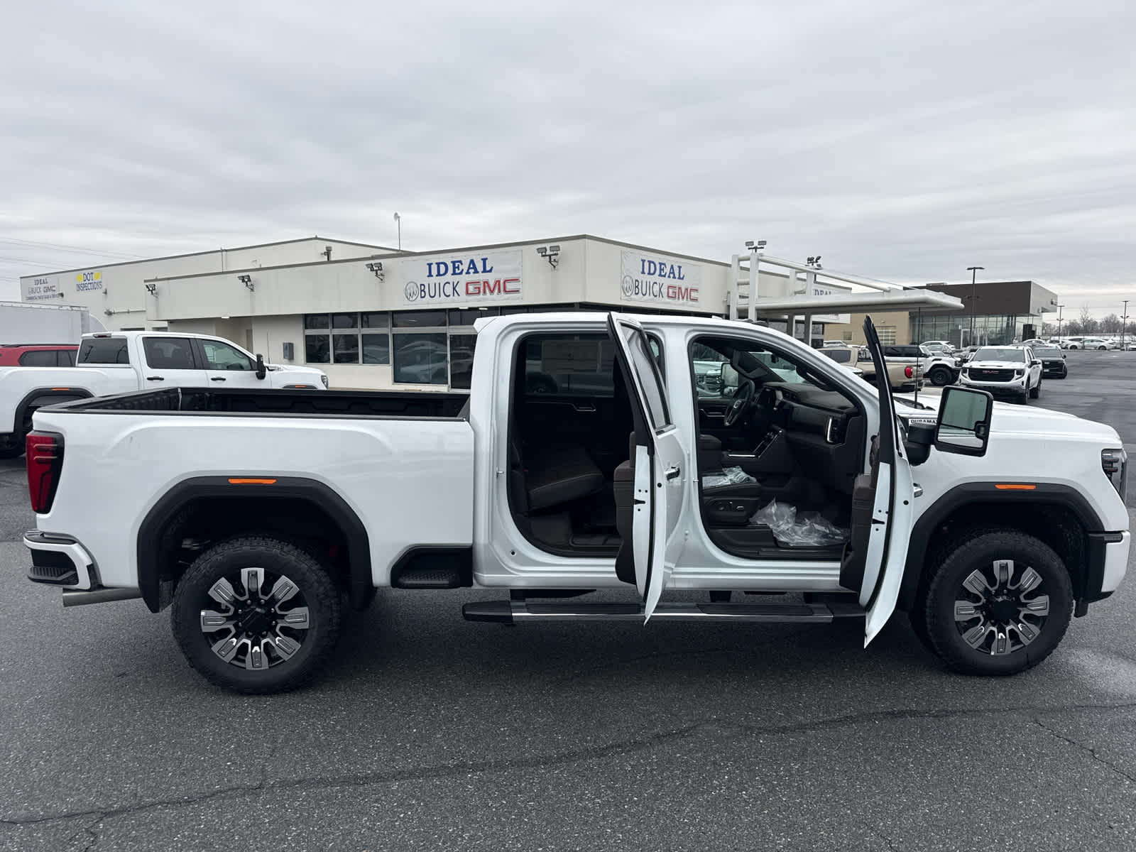 2025 GMC Sierra 2500 HD Denali