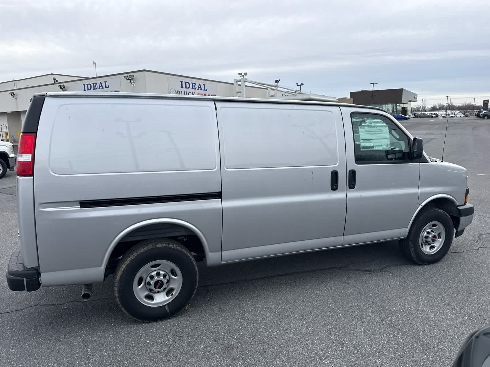 2025 GMC Savana Cargo 2500 Work Van