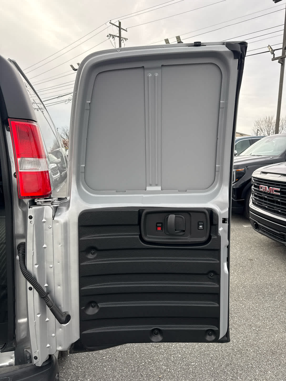 2025 GMC Savana Cargo 2500 Work Van