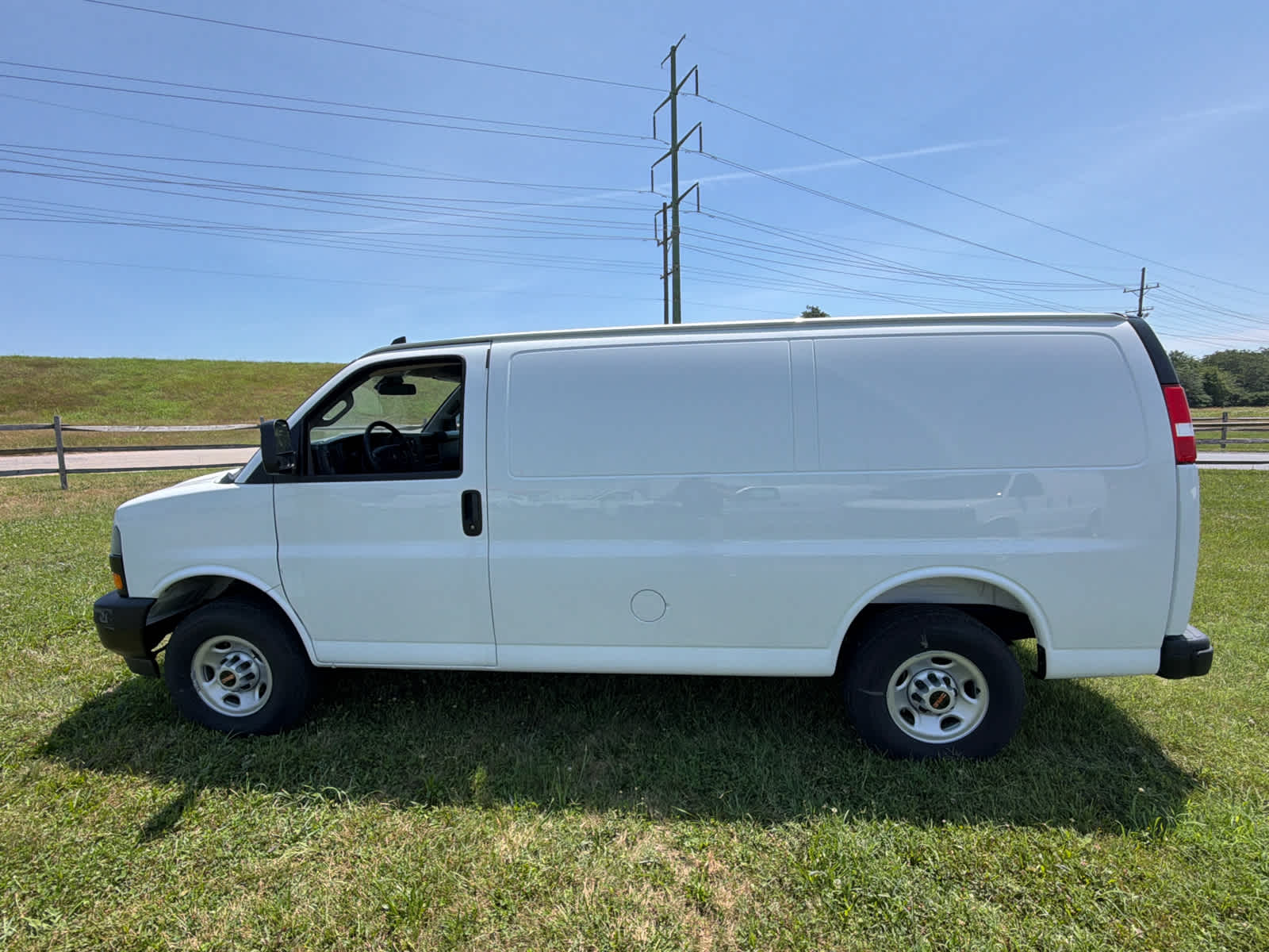 2025 GMC Savana Cargo Work Van
