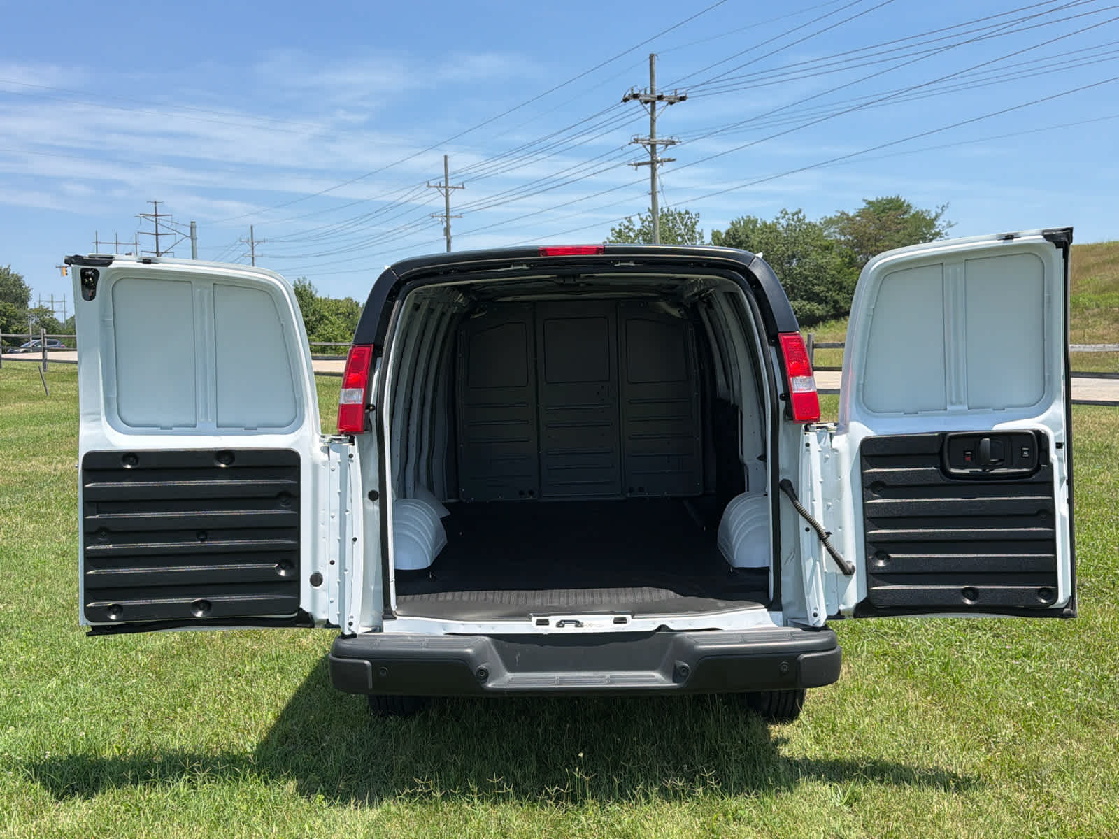 2025 GMC Savana Cargo Work Van
