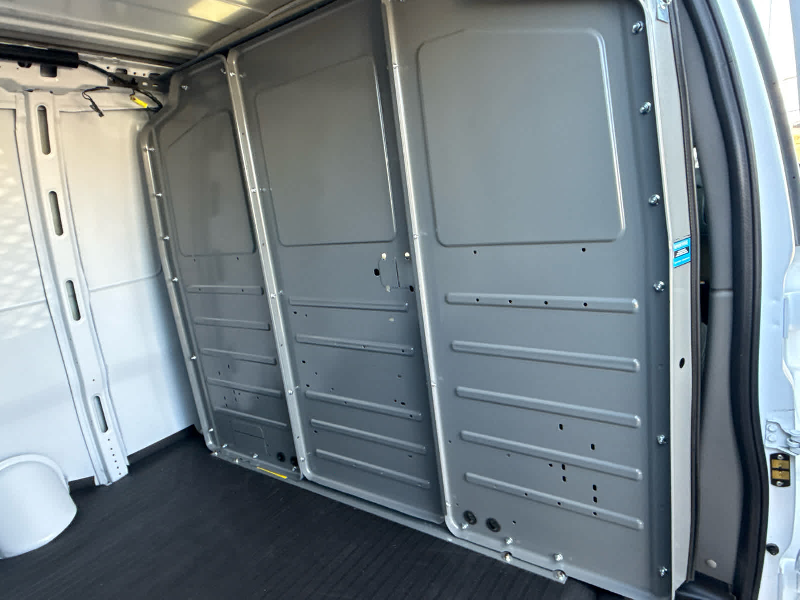 2025 GMC Savana Cargo 2500 Work Van