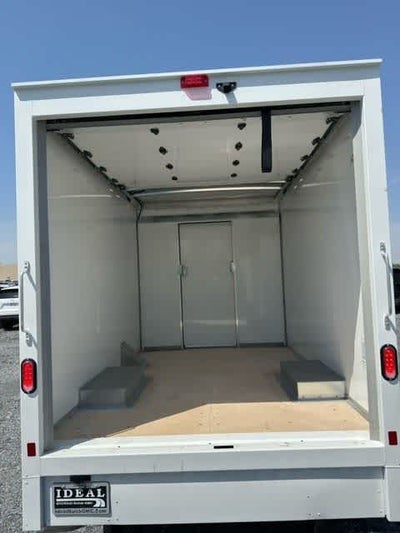 2025 GMC Savana Cutaway 3500 1WT