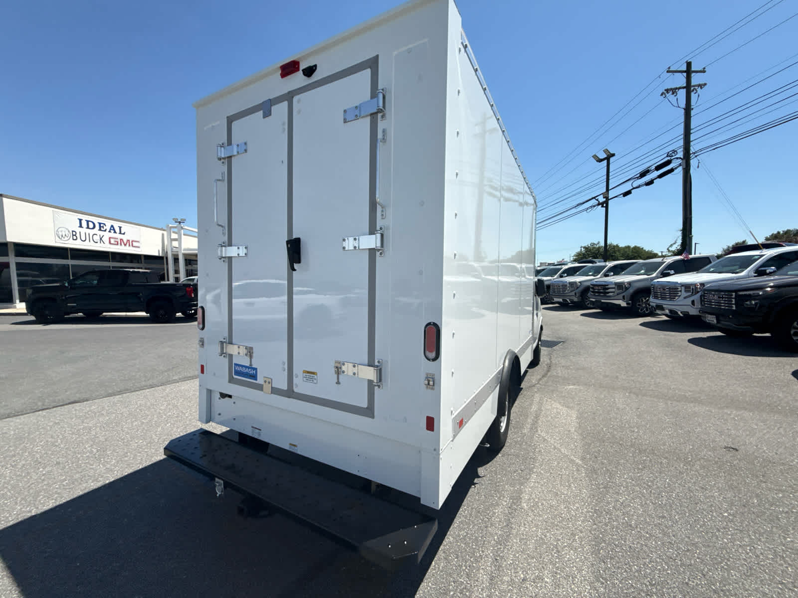 2025 GMC Savana Cutaway 3500 1WT