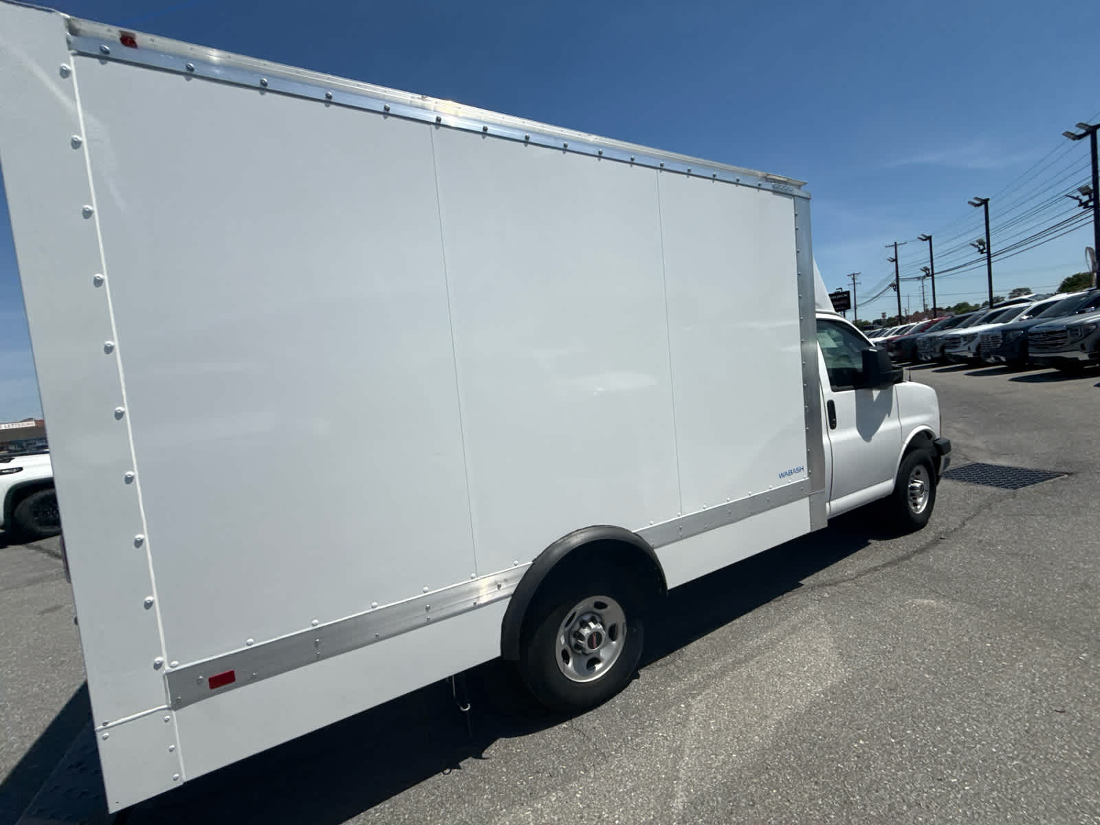 2025 GMC Savana Cutaway 3500 1WT