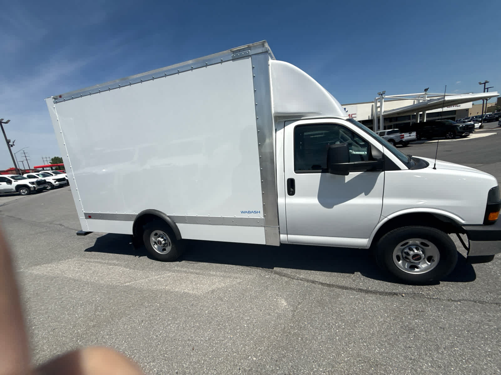 2025 GMC Savana Cutaway 3500 1WT