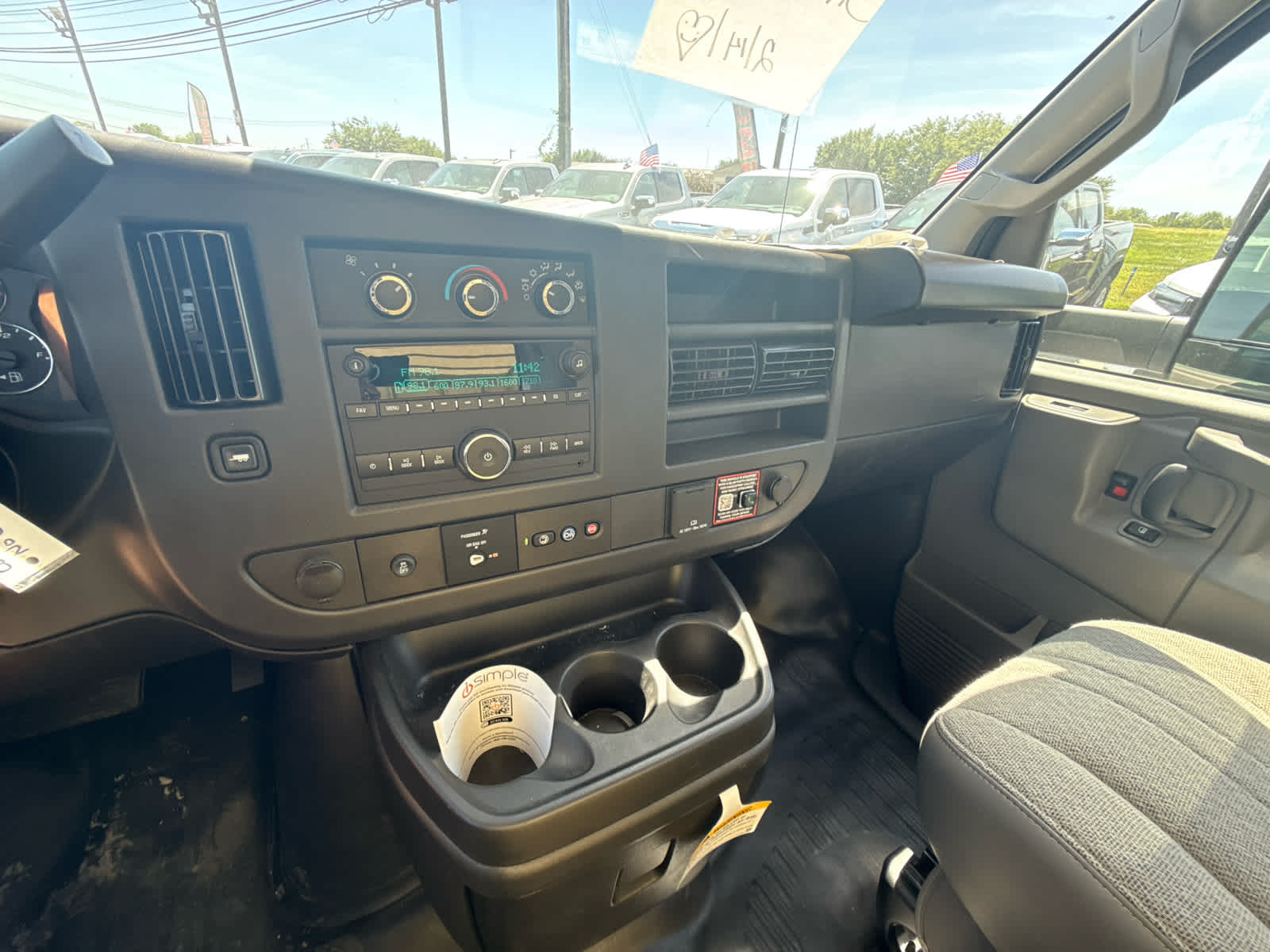 2025 GMC Savana Cutaway 3500 1WT