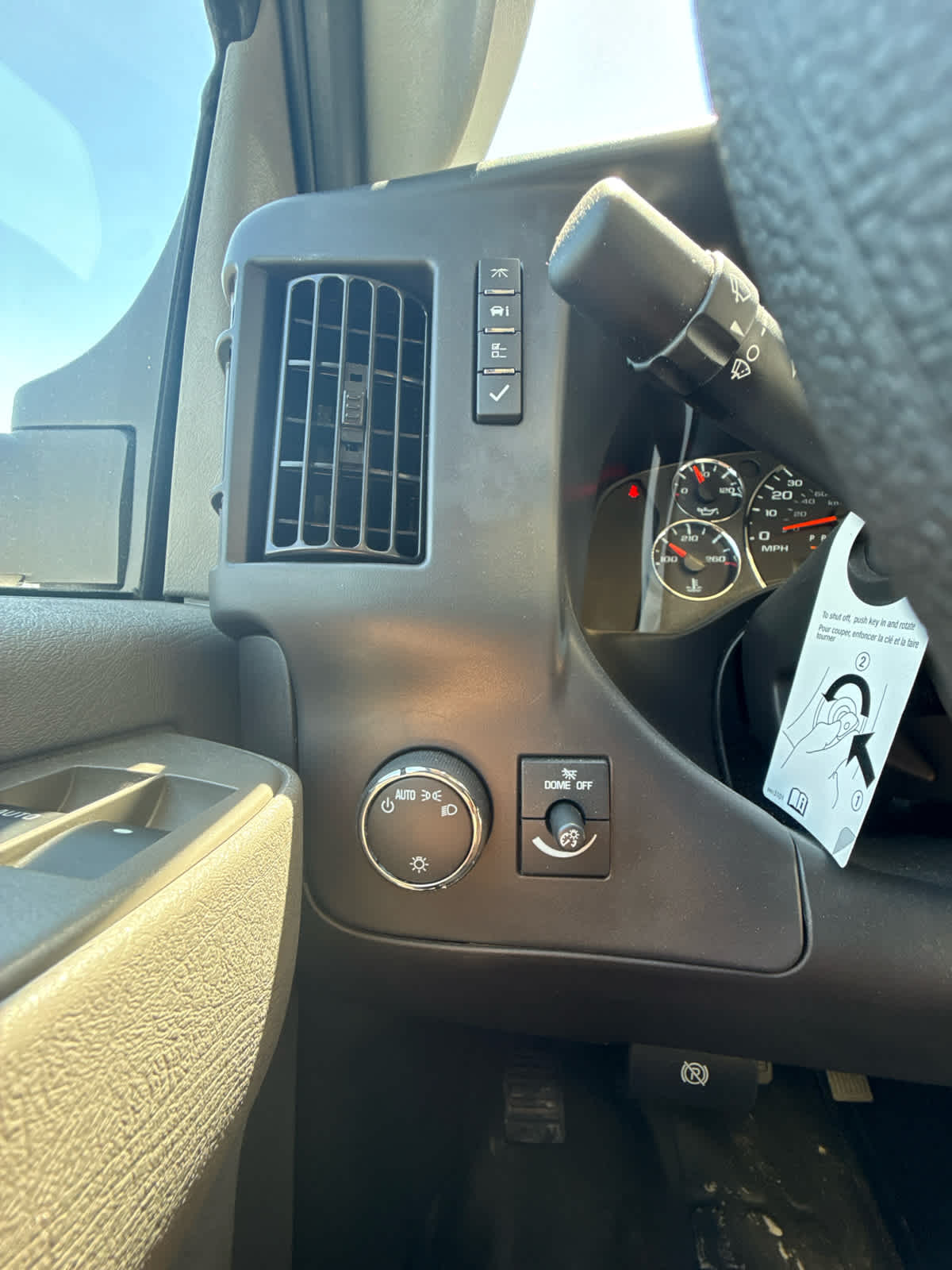 2025 GMC Savana Cutaway 3500 1WT