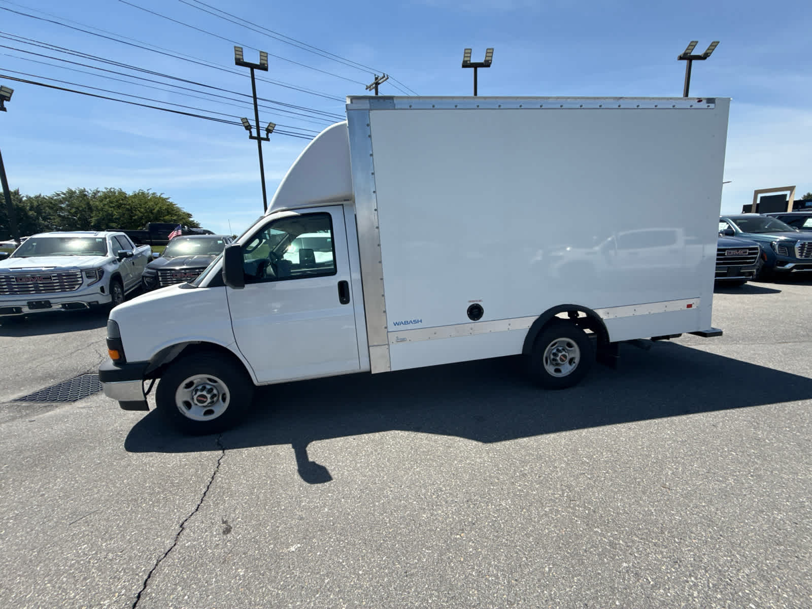 2025 GMC Savana Cutaway 3500 1WT