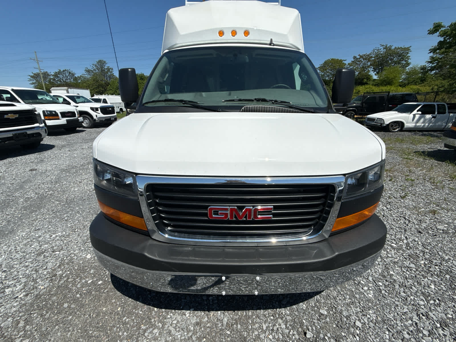 2025 GMC Savana Cutaway 3500 1WT