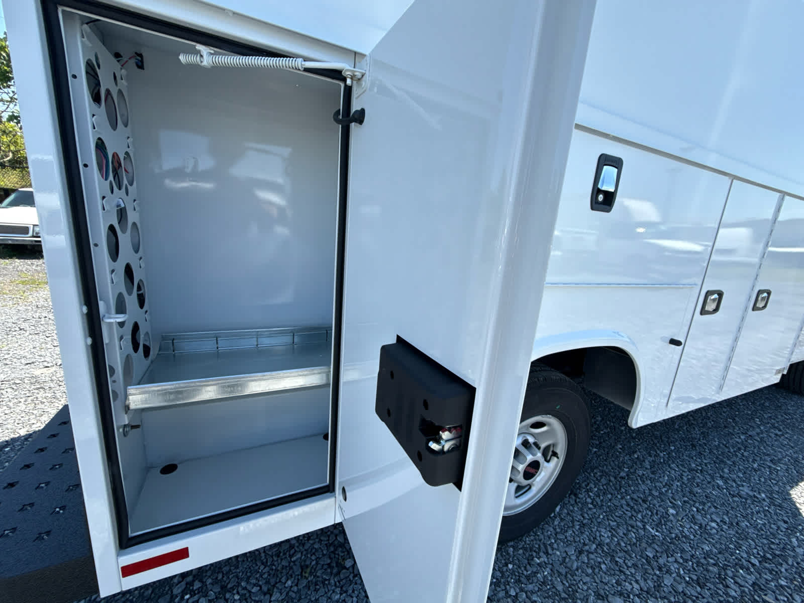 2025 GMC Savana Cutaway 3500 1WT