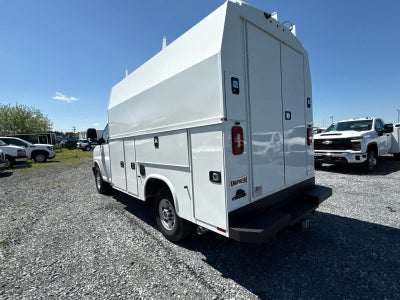 2025 GMC Savana Cutaway 3500 1WT