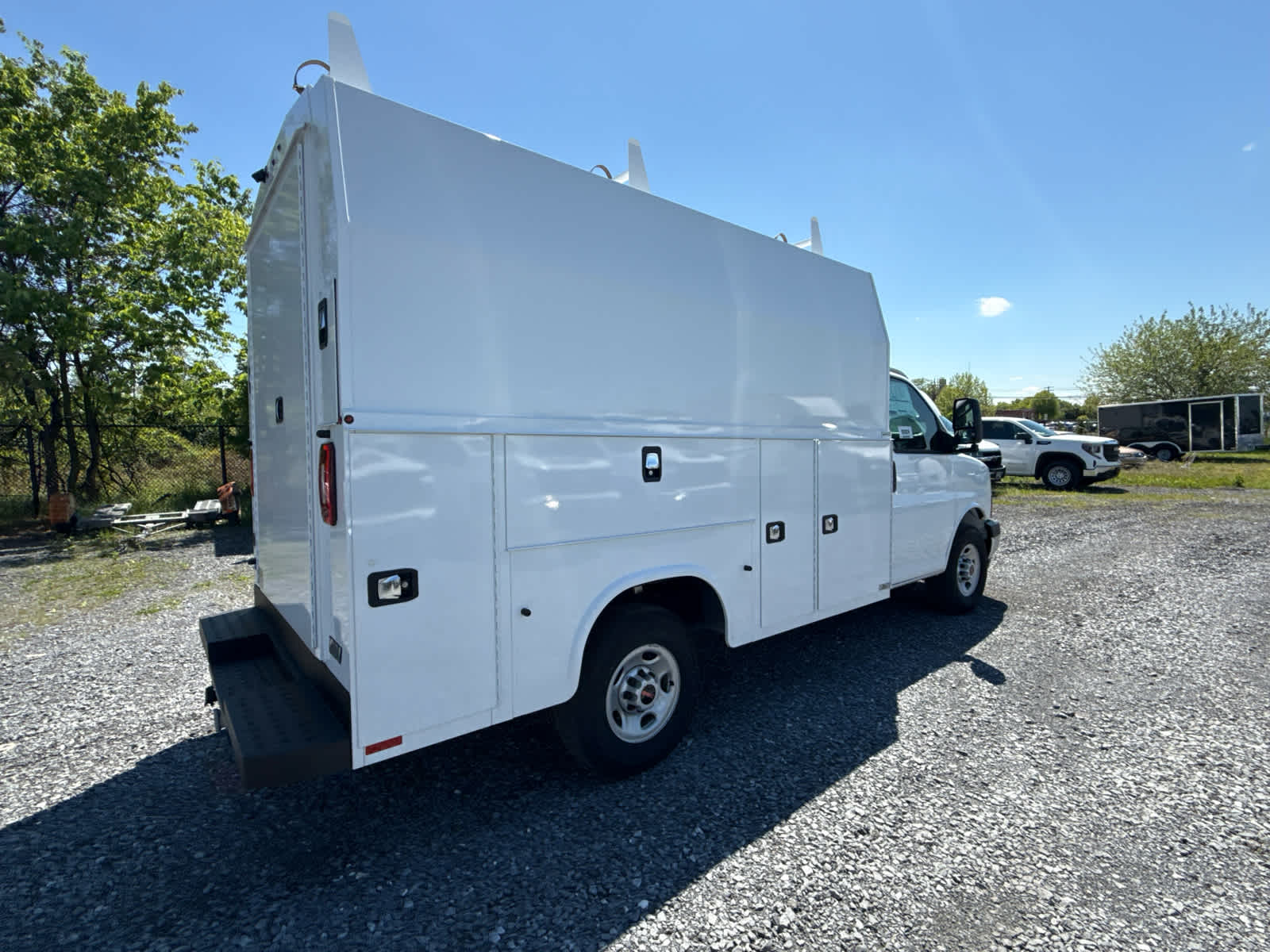 2025 GMC Savana Cutaway 3500 1WT