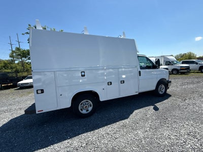 2025 GMC Savana Cutaway 3500 1WT