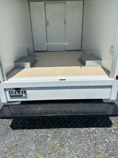 2025 GMC Savana Cutaway 3500 1WT