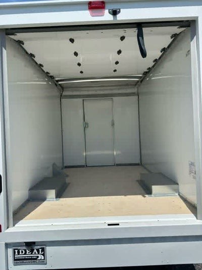 2025 GMC Savana Cutaway 3500 1WT