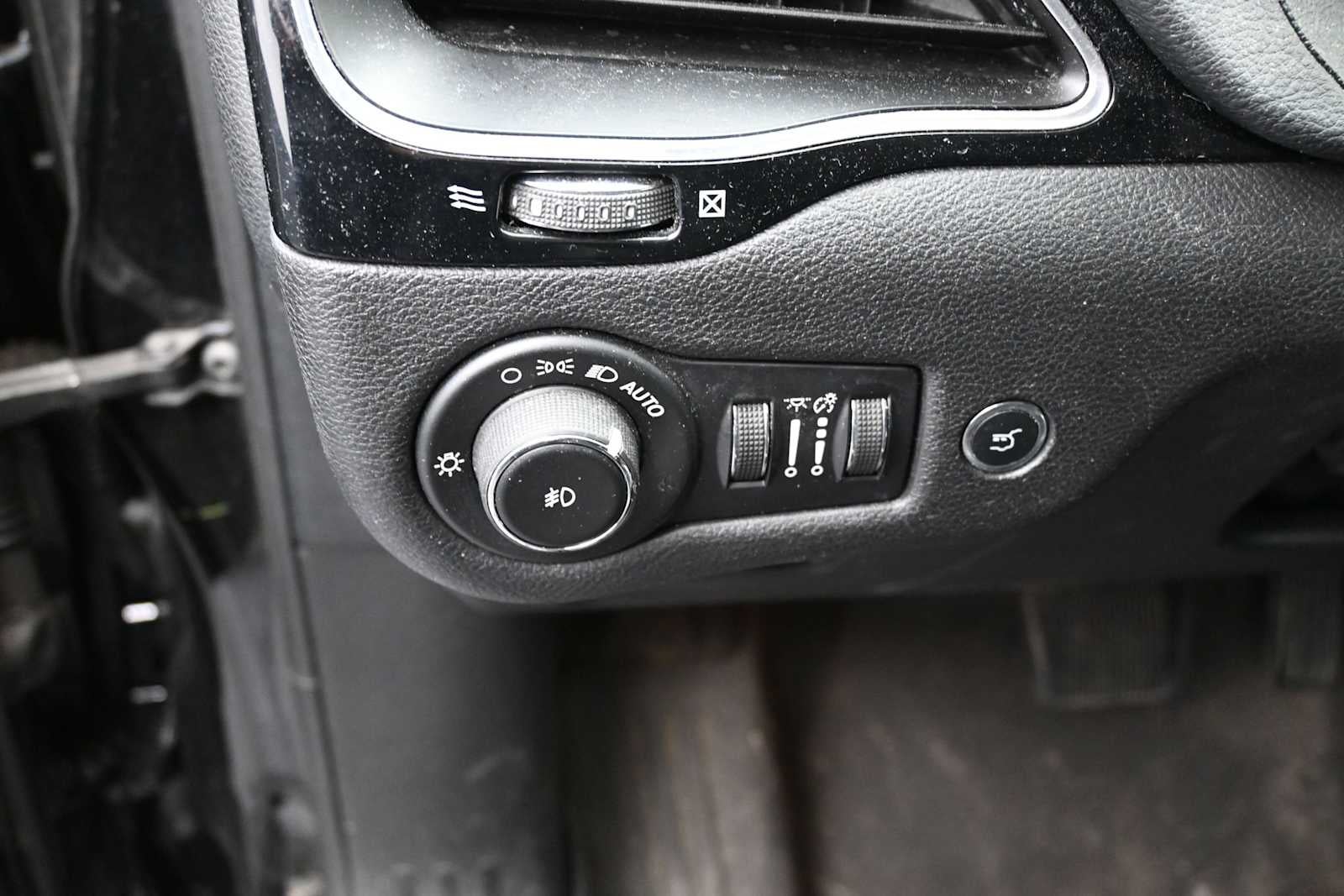2020 Jeep Cherokee Altitude